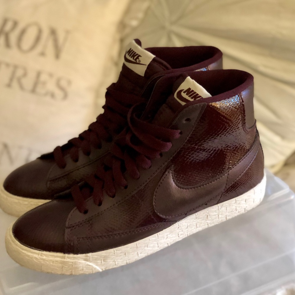 Nike - Picture 4 of 4